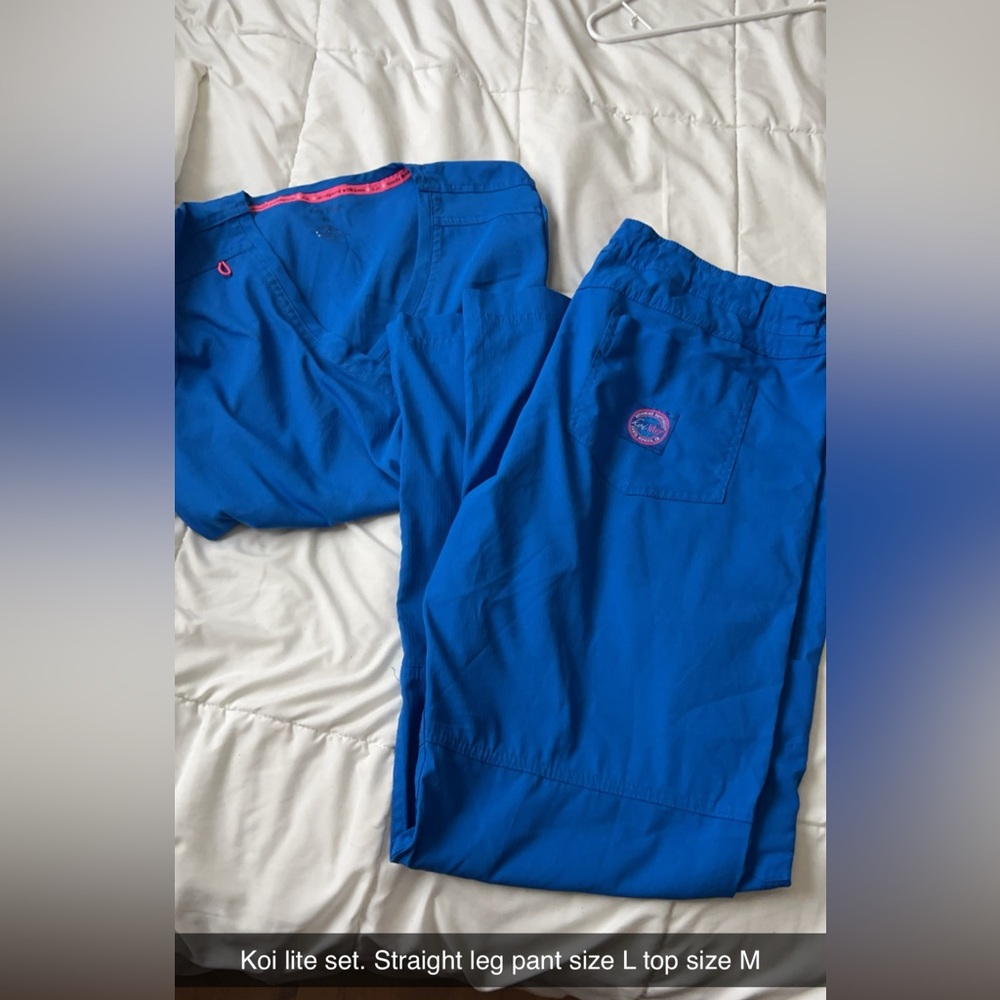 Scrub set